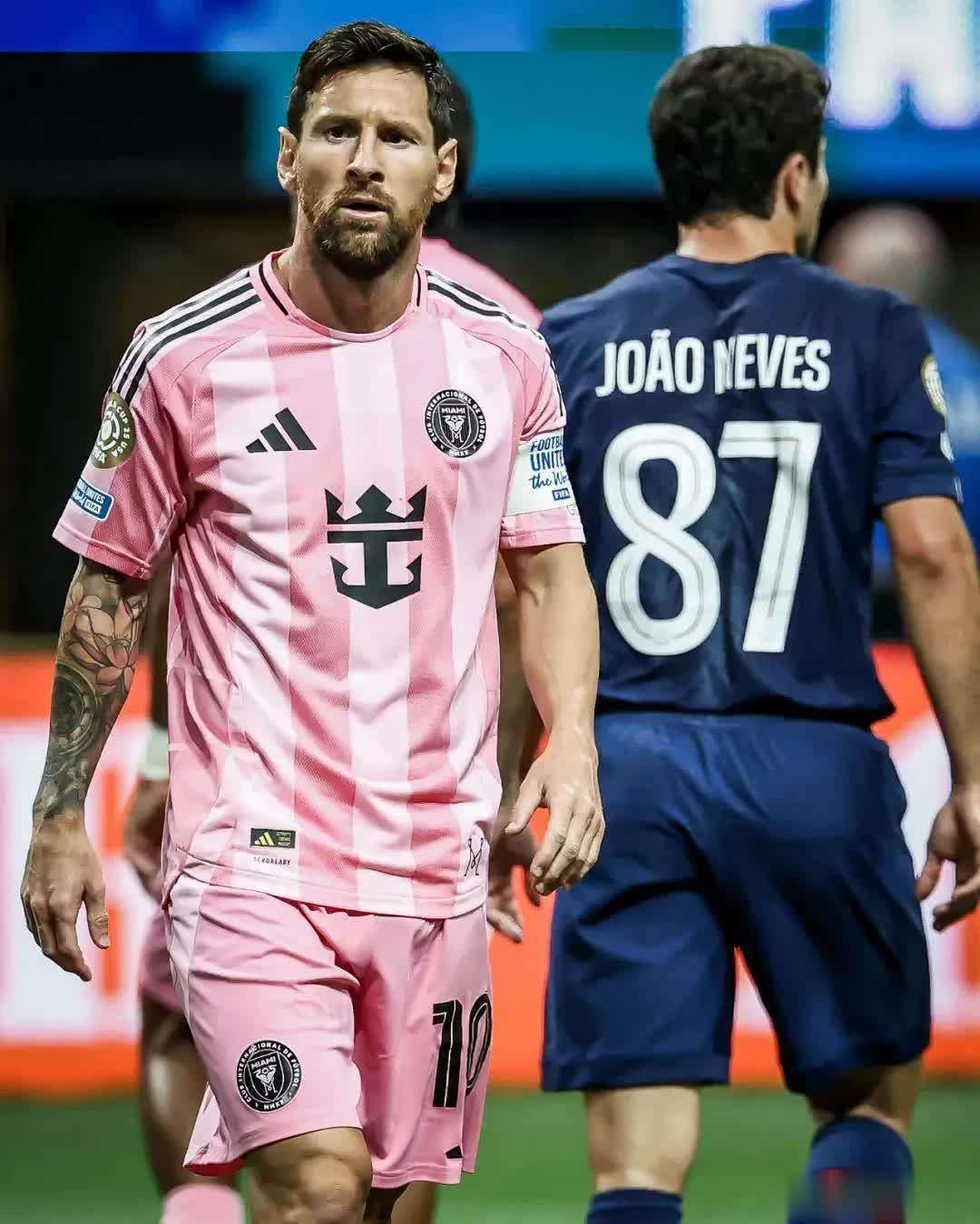 巴黎圣日耳曼逆袭晋级，梅西独中两元