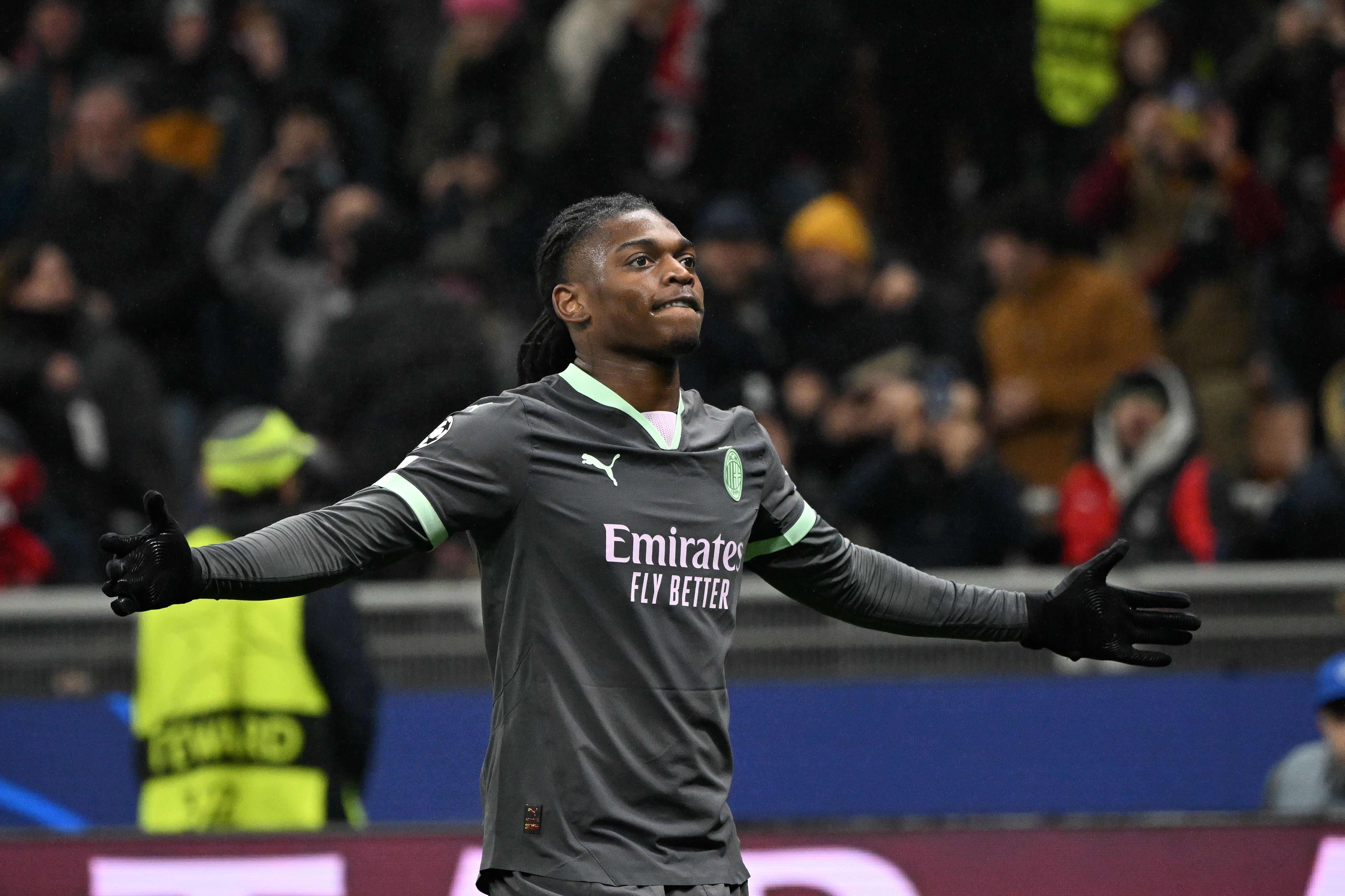 关于AC米兰逆转维罗纳,积分榜上升至第三位的信息 关于AC米兰逆转维罗纳,积分榜上升至第三位的信息