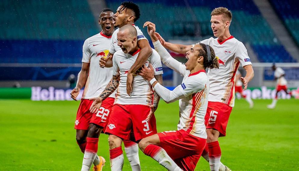 沙尔克主场一球小胜门兴，守住三分领跑