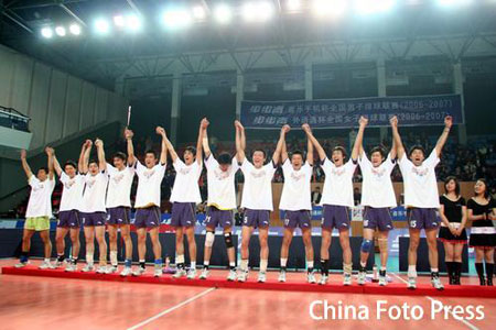 史诗对决，最后胜者登上领奖台