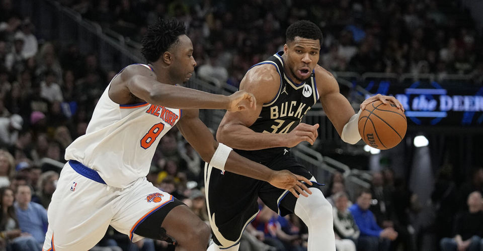 尼克斯惨败雄鹿，遭遇三连败