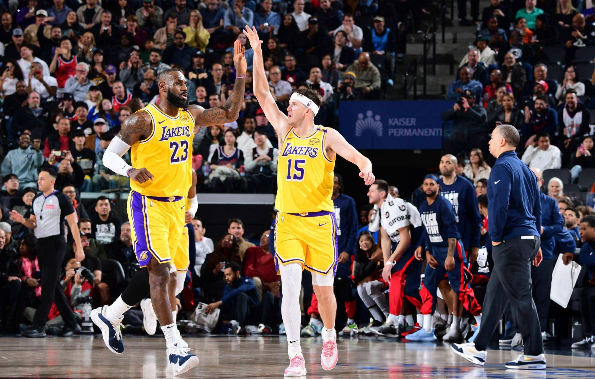 快船大胜湖人，豪取十四连胜