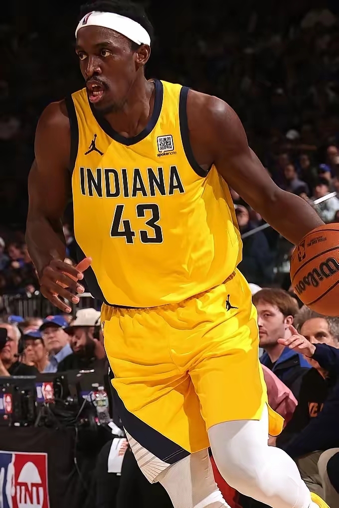 猛龙与76人大战,席亚卡姆关键时刻发挥 猛龙与76人大战,席亚卡姆关键时刻发挥