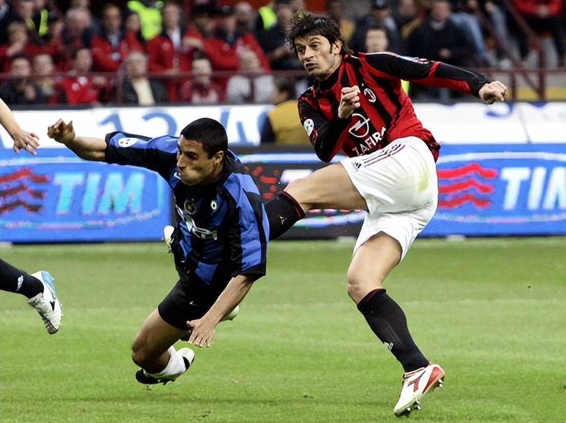 国米主场惨遭AC米兰逆转，失去榜首位置的简单介绍