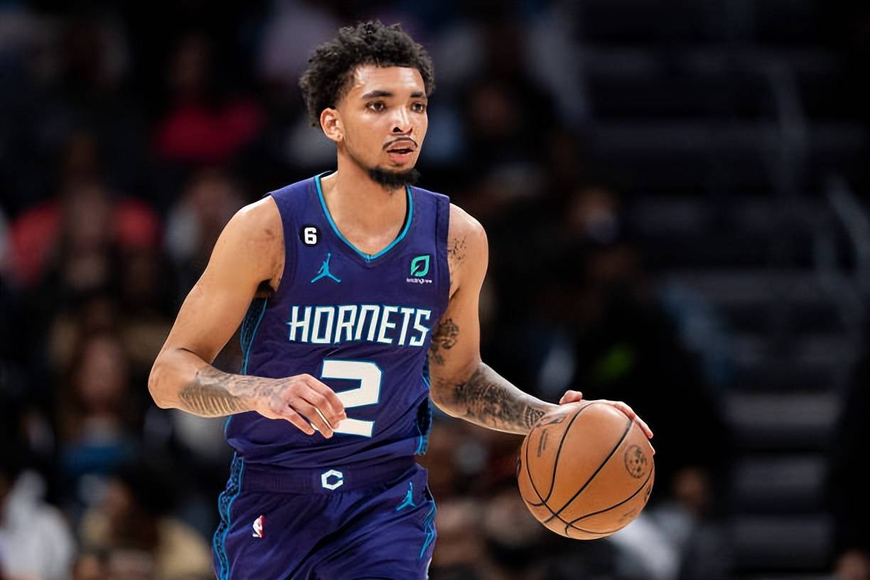 开拓者力克黄蜂，结束失利